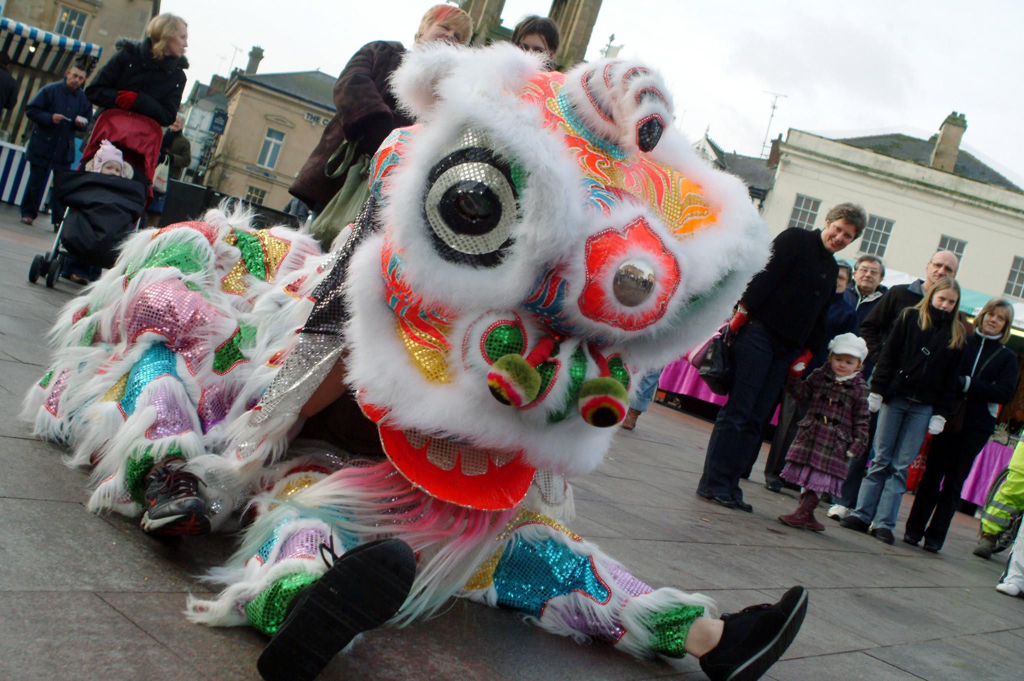 Mansfield Market Place hosted Chine Art of London performing a Chinese Lion Dance in 2009 to mark the Chinese New Year.