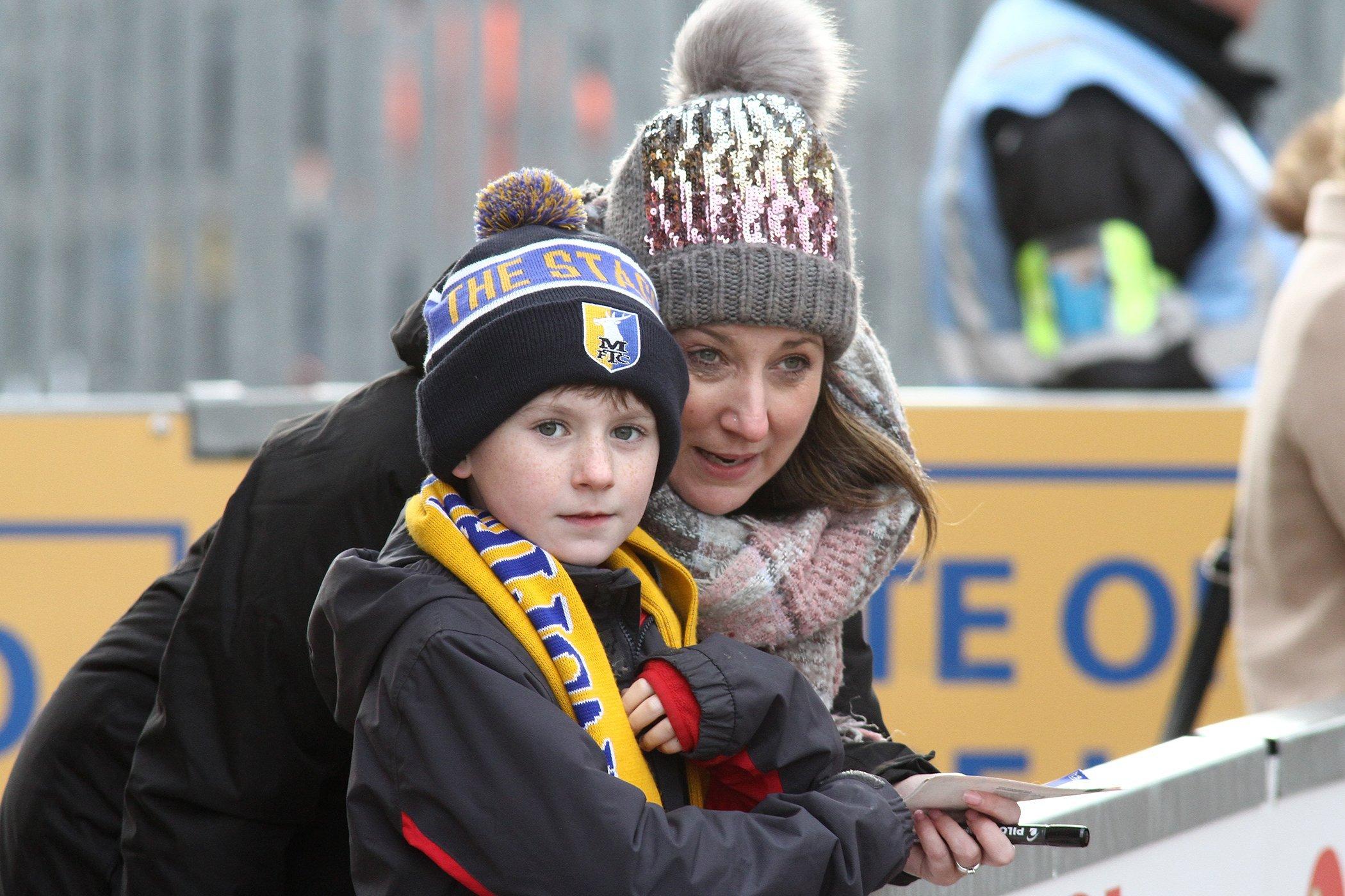 Mansfield Town v Carlisle, fans gallery