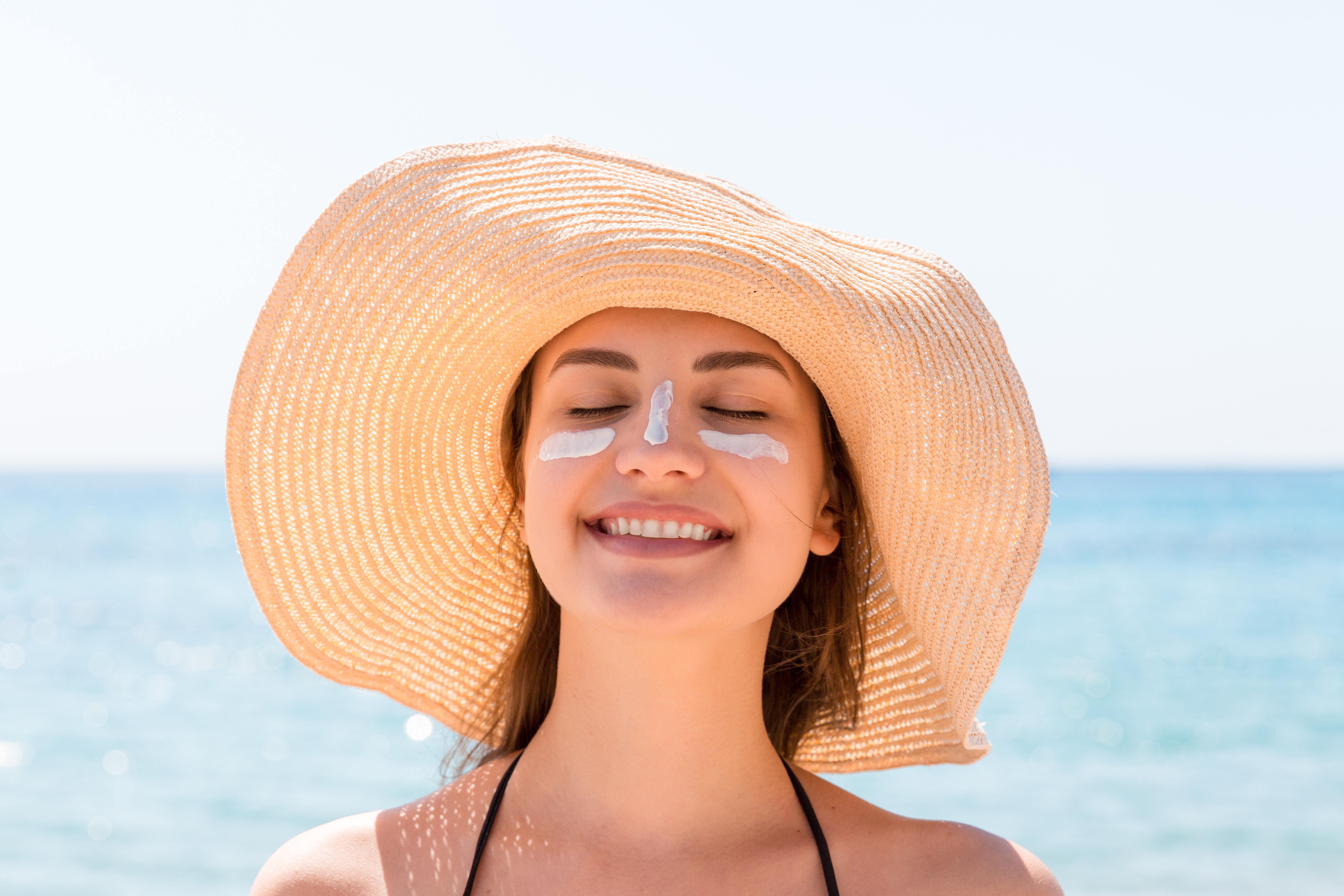 Optician advice if you get sun cream in your eyes | Mansfield and Ashfield Chad - Vimarsana News