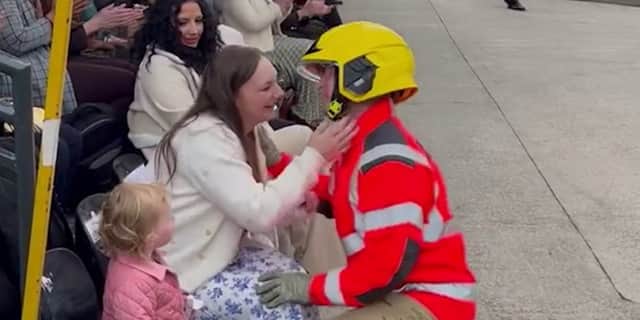 Firefighter proposes to his girlfriend at his pass-out parade.