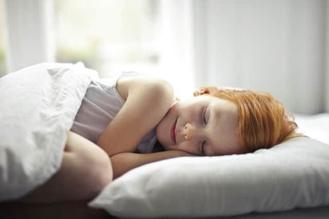 Five ways to get your kids’ sleep back on track after the summer holidays according to a sleep expert. (Photo: Pexels/Andrea Piacquadio)