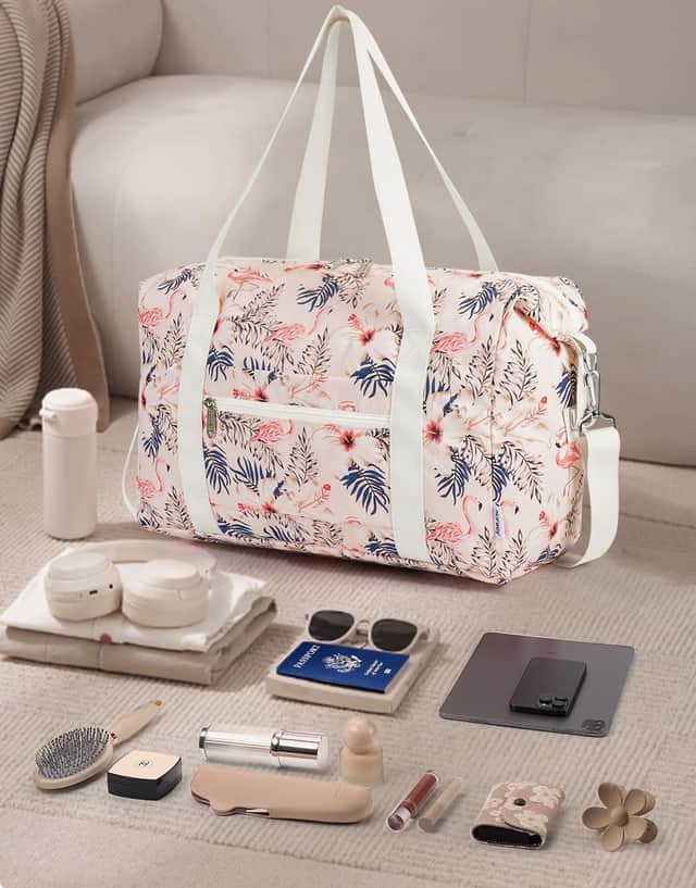 This Narwey for Ryanair Cabin Bag has a pretty flamingo print, making it stylish and practical.
