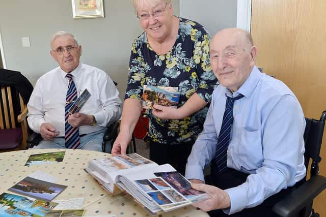 Jean Lubelska from postcards of kindness visits Magnolia house residential care home.