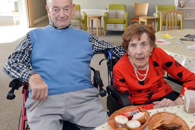Jean Lubelska from postcards of kindness visits Magnolia house residential care home.