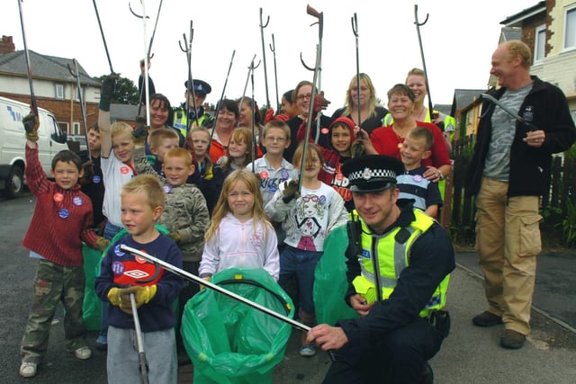 PC Paul Brookes and his fellow litter pickers on the Trees Estate in Ribbleton