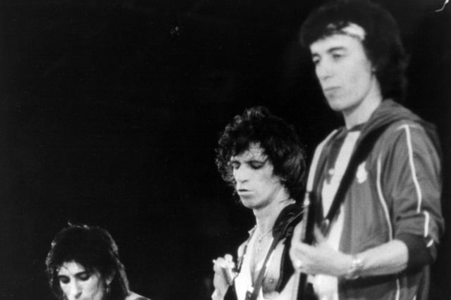 Ronnie Wood, Keith Richards and Bill Wyman belt out a hit.