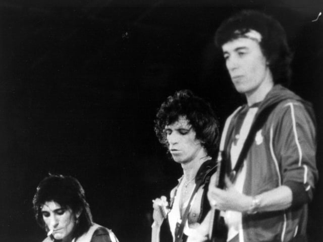 Ronnie Wood, Keith Richards and Bill Wyman belt out a hit.