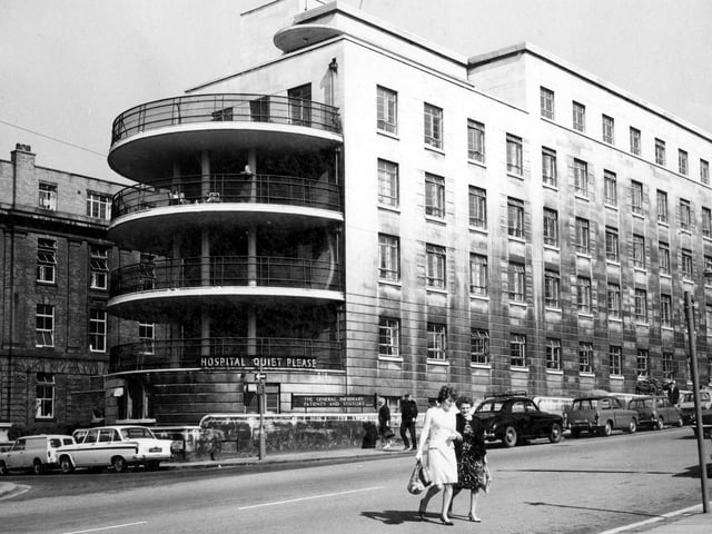 A view of the Brotherton Wing at Leeds General Infirmary taken from Calverley Street. The Brotherton Wing was built and opened in 1940. A large sign says Hospital Quiet Please.