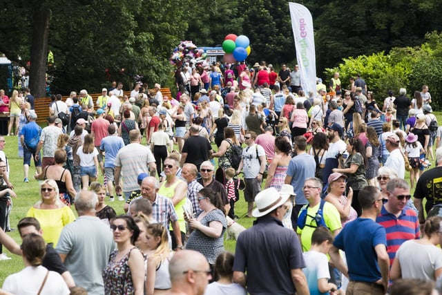 Crowds at Wellholme Park
