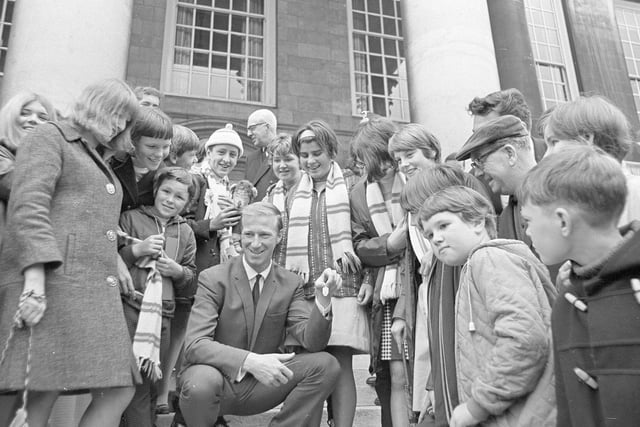 Jack Charlton shows off his World Cup winners medal.