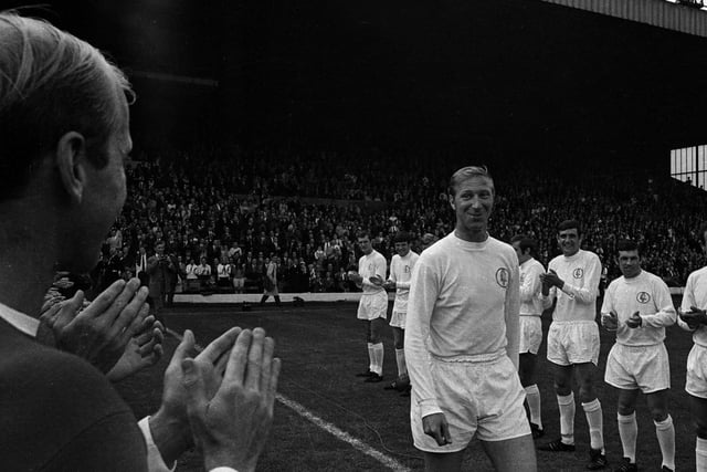 Jack Charlton is given a guard of honour ahead of Leeds United's clash with Manchester United in February 1972.