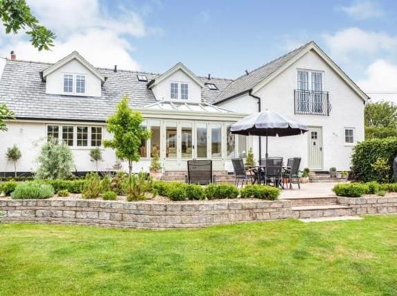 Puddle House Lane, Singleton, Poulton-Le-Fylde, Lancashire FY6
A beautifully presented and deceptively spacious home situated in A most sought after location - 900,000