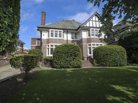 North Park Drive, Blackpool FY3
A superior imposing detached residence set in large landscaped grounds in arguably the most desirable location in Blackpool overlooking Stanley Park golf course  - 799,500