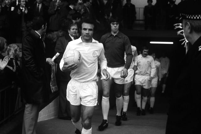 Paul Reaney leads Don Revie's side out as captain. (Varley Picture Agency)