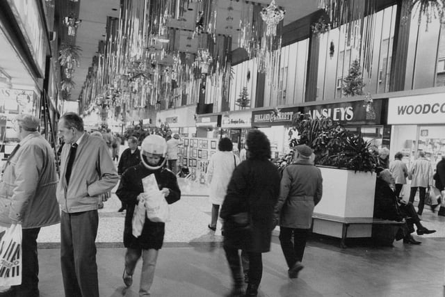 With its modern, attractive design, ambient atmosphere and large variety of shops, the 60-unit Centre was an immediate hit with shoppers.