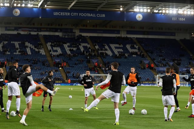 Leeds United warm-up ahead of kick-off at the King Power stadium. (Getty)
