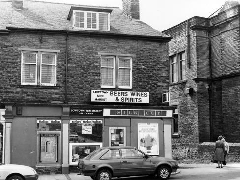 Lowtown Mini-Market in June 1984. To the right of the photo is the side of Pudsey Liberal Club.
