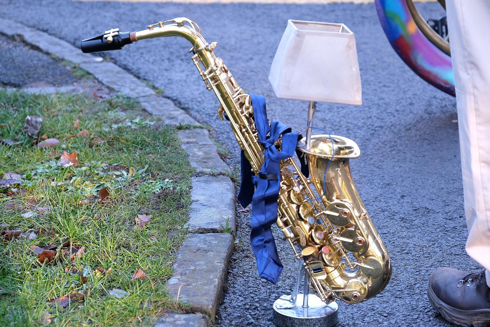 Popular Scarborough musician Barry Hampshire had a packed-out funeral service as family and friends gathered to say goodbye.