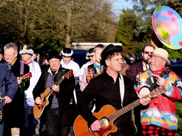 The music commences as Barry makes his final journey.