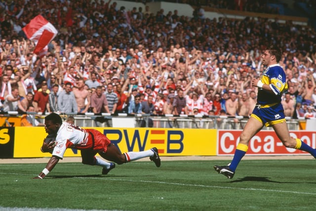 1994 - Martin Offiah of Wigan scores one of his two tries against Leeds in the Silk Cut Challenge Cup final at Wembley Stadium, London, 30th April 1994. Wigan won the match 26-16.