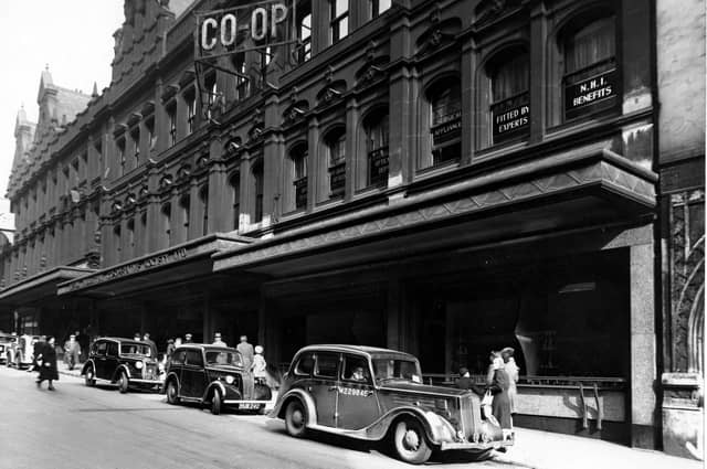 Enjoy these photo memories of Albion Street in the 1930s and 1940s.