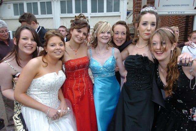 Ratton School Prom @ The winter Garden, Eastbourne. MAYOAK0003489389