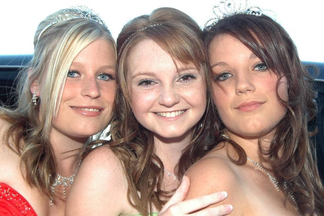 Bishop Bell School prom at The Cavendish Hotel, Eastbourne. MAYOAK0003477016
