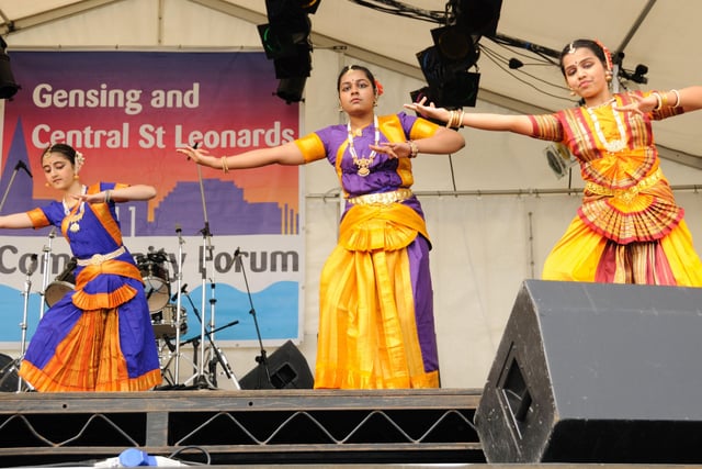 St Leonards Festival 2010: 
Sri Lankan Dance Group. Picture: Tony Coombes BH30302p