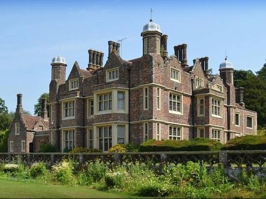 The wicked Lady Ferrers is said to haunt this manor, having died from gunshot wounds during a highway robbery she attempted in the 1600s. She was said to have turned to highway robbery after her husband died.