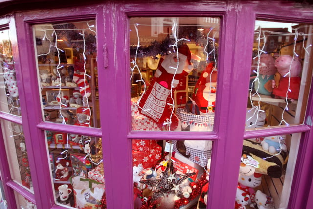 HOR 241110 Christmas shop fronts. The Card centre, storrington. photo by derek martin