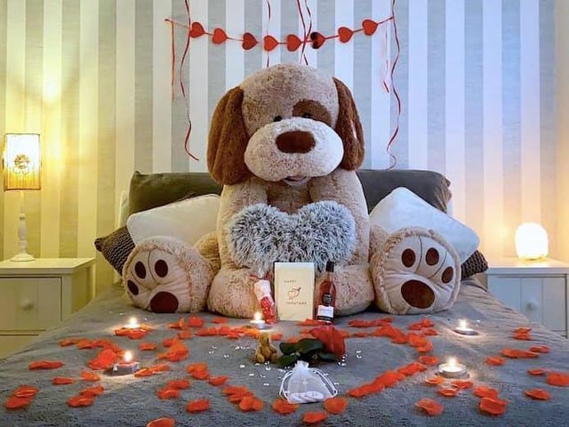 The G Scheme, a small businesses that offers DIY decor packages, is offering this 'Nailed it' Valentine's Day box, which consists of themed room decor including five heart balloons, heart bunting, rose petals, candles, a card, small bottle of wine, sweet bag, decorative diamonds and four date ideas - everything you need to treat a loved one! These boxes are priced at £35 and can be found on their Etsy website.