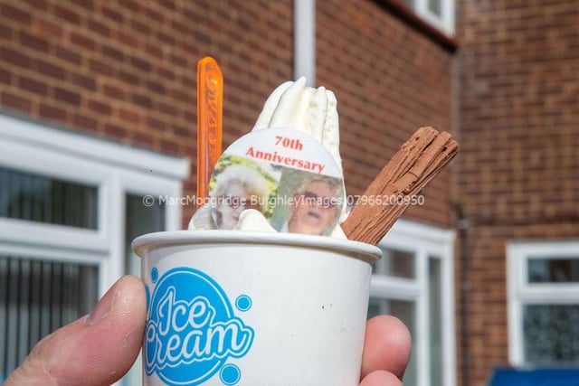 The ice cream wafers had Tony and Hilda's picture on them (C) Marc Moggridge professional photographer