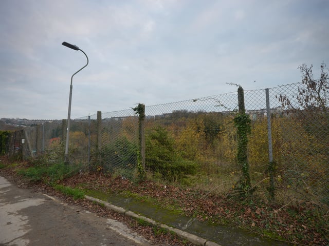 The land where Broomgrove Power Station in Hastings once stood, Firtree Road. SUS-211124-091019001