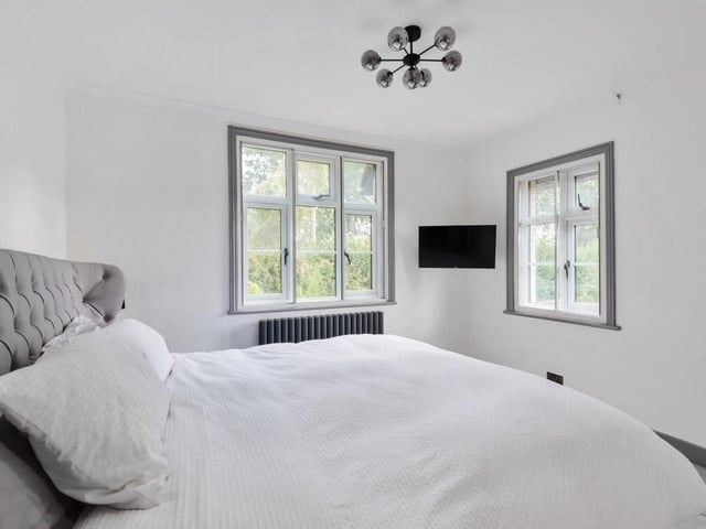 Handcross Road, Plummers Plain, RH13. Photo by Zoopla.
