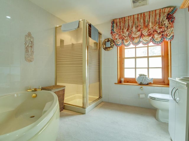 The family bathroom.