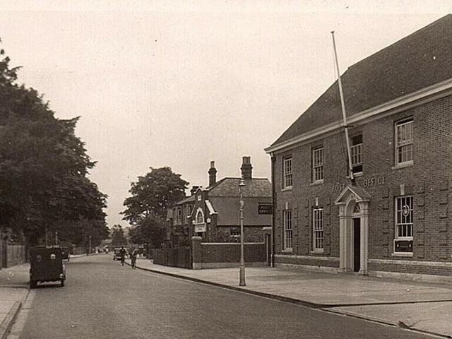 This is a picture of a well known stretch of road, taken in the late 1920s or early 1930s.