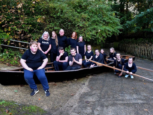 Maria White (on the left), Raymond McCann and Carie Logue-Houston with pupils from Ardnashee School who performed as dancers in the school show ‘Across the Waves’ on Friday afternoon last. DER2141GS – 042