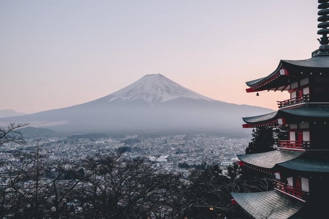 From 30 November 2021, foreign nationals (including British nationals) who do not have existing resident status are not permitted to enter Japan for any purpose, other than in exceptional circumstances.