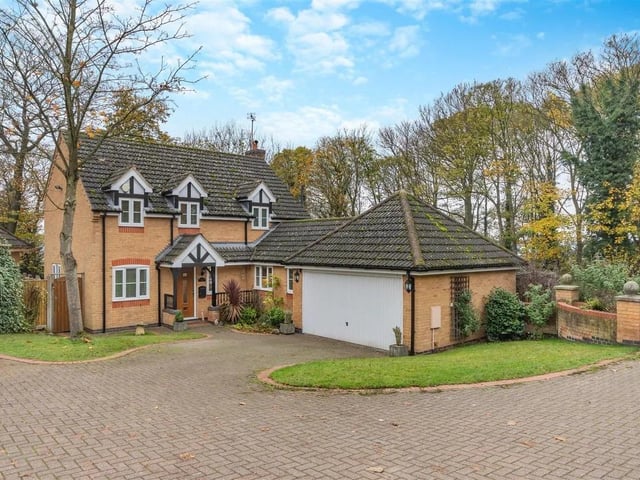 A modern four bedroom detached family home with a double garage and a large, west facing rear garden, situated on a small cul-de-sac of only five detached houses built in 1999 close to excellent local amenities.