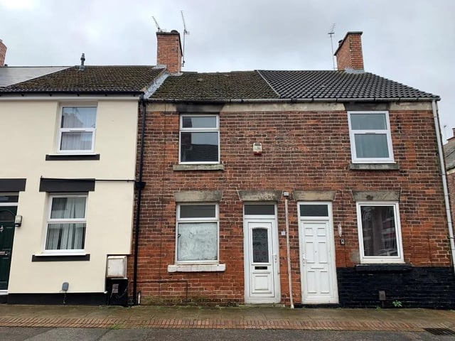A two bedroom mid terrace house requiring modernisation, ground floor - two reception rooms, kitchen, bathroom/WC, first floor - two bedrooms, rear yard. Contact Probate.Auction on 02081 280 556.