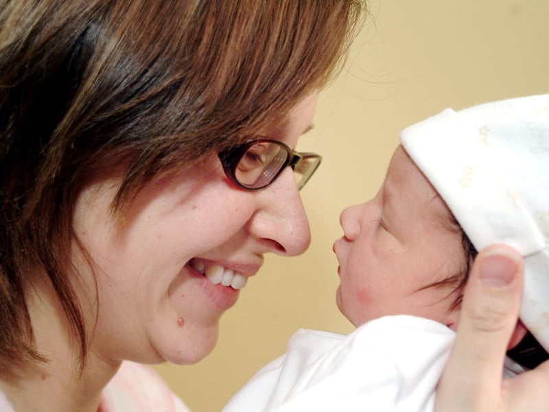 Samantha Roguz with her new year baby Isla Roguz who was the first baby of 2007 born at King's Mill Hospital.