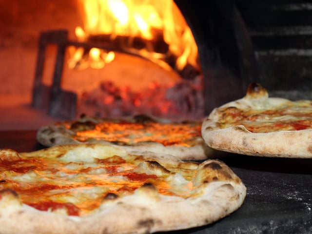 Zenzerros Wood-Fired Pizza Kitchen, on Robin Bailey Way, Hucknall, is rated 4.9 on Google Reviews