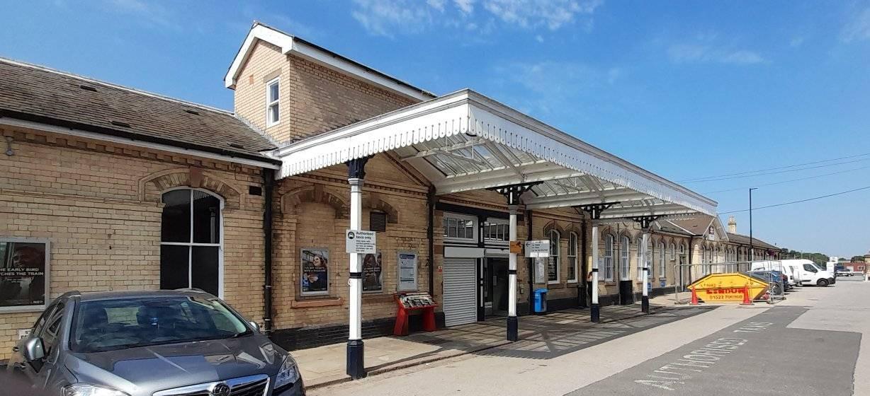 Phyllis Romans sent us this photo of the newly restored entrance at Retford Train Station