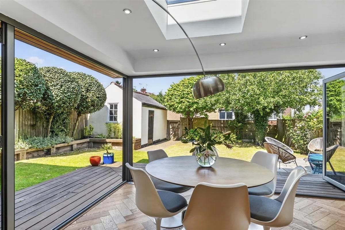 LUXUS: Haus mit vier Schlafzimmern in Mansfield und einem großartigen ...
