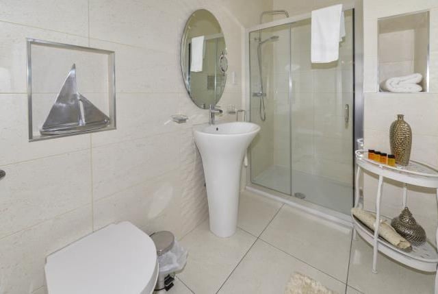 One of the ensuite bathrooms.