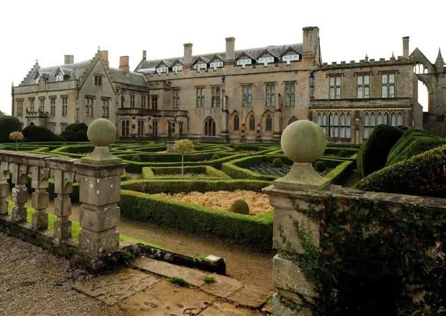 Newstead’s 300 acres of parkland are perfect for enjoying a summer's day out. The grounds owe much of their beauty to the River Leen feeding the lakes, ponds and cascades that ornament its gardens, along with its wildlife of peacocks and swans.