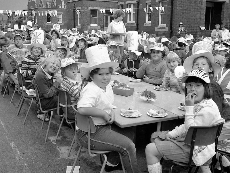 1986 Woodhouse Robin Hood Juniors Royal Wedding Celebrations.