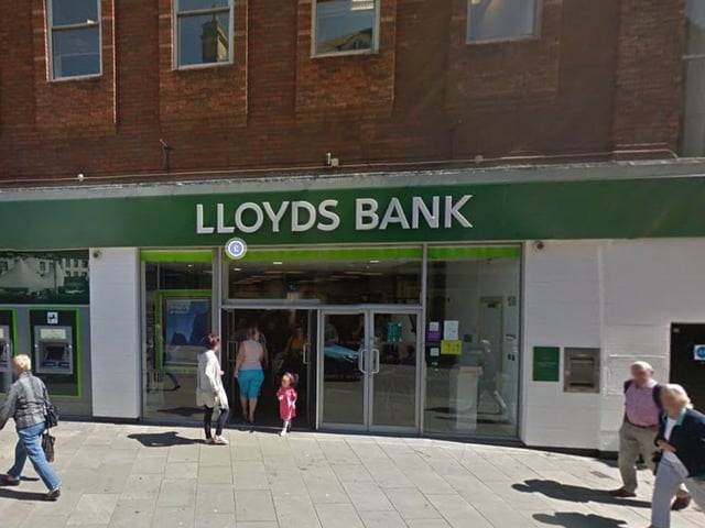 New external signage for Lloyds Bank