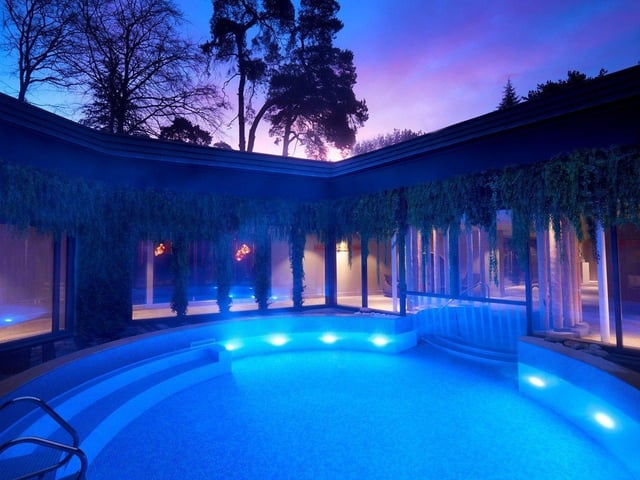 Looking to unwind and relax? Treat mum to a visit at Aqua Sana Forest Spa, located in Center Parcs Sherwood Forest, to show her just how much she means to you.