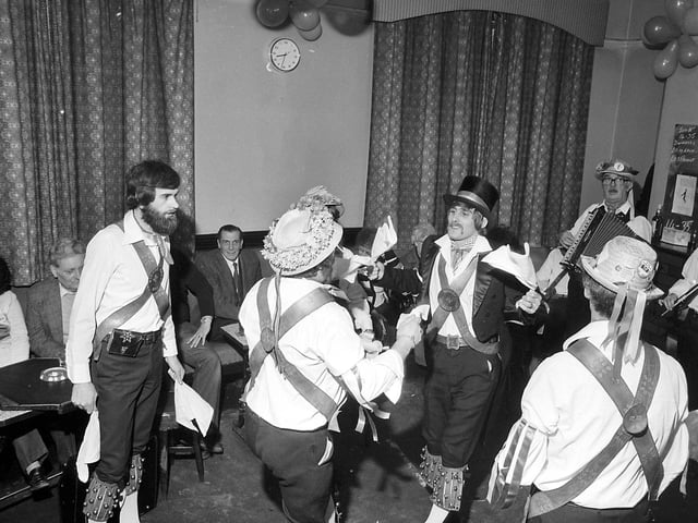 Mansfield's Belle Vue pub on Stockwell Gate closed in 1980, and was demolished to make way for the ring road. Morris Dancers danced from the Belle Vue to The White Hart for the occasion.